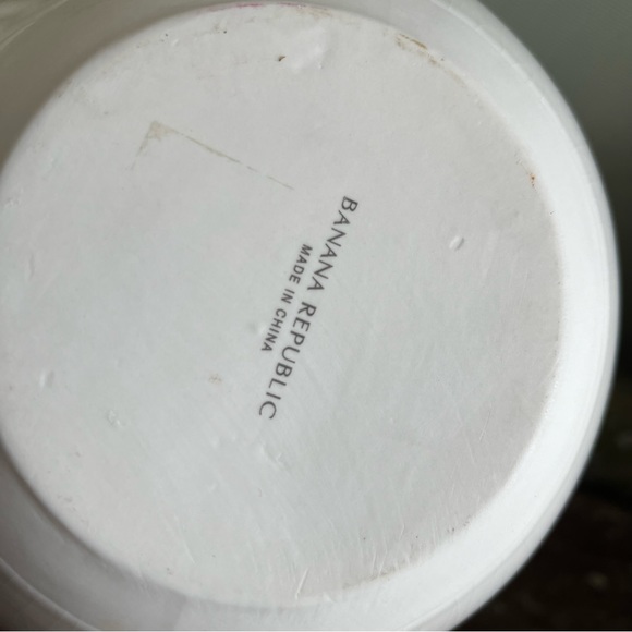 Banana Republic vintage pitcher. White, used for display only. Perfect condition - Picture 6 of 6